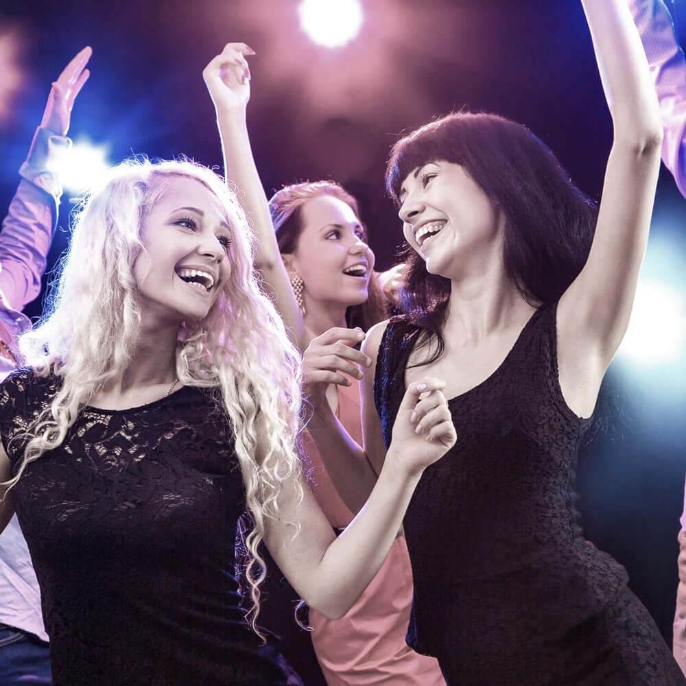 All Inclusive Partywochenende - Pauschale - Tanzen - Tanzparty - Mädchen